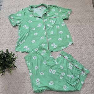 Joyspun Green Daisy Knit Short Sleeve Collared Top and Capri Pajama Set, Size XL